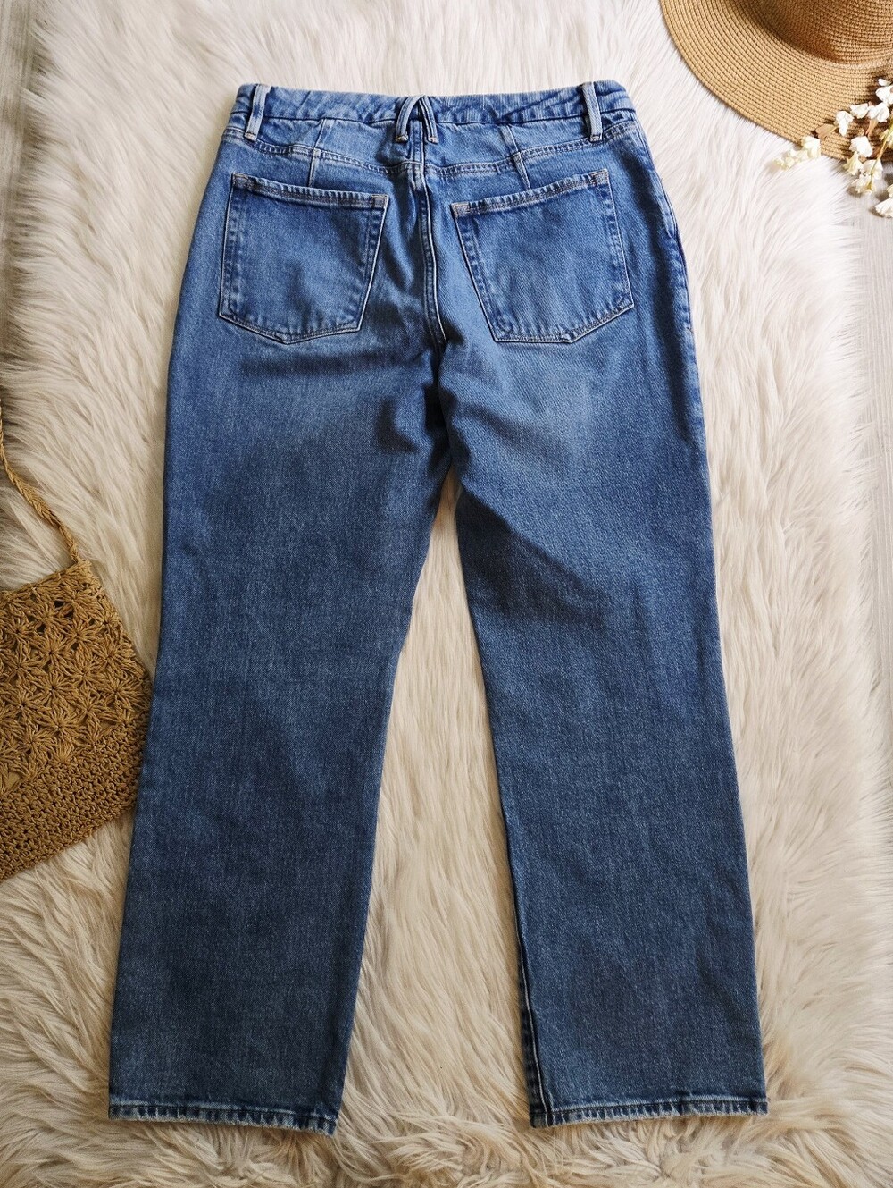 Good American Always Fits Good Straight Leg Jeans - Picture 2 of 3